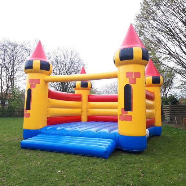 Große Hüpfburg Fort