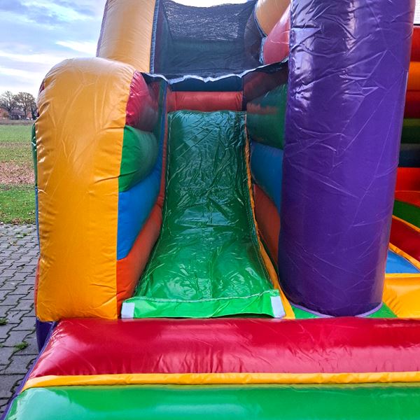 springkussen huren met dakje springkussen regenboog huren