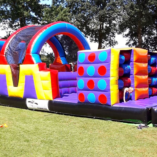 Hindernisbahn mit Brücke 11 meter