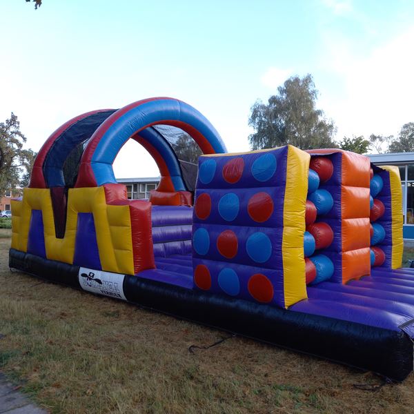 Hindernisbahn mit Brücke 11 meter